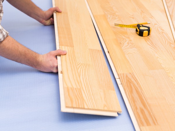 Cum se monteaza parchetul laminat sau stratificat